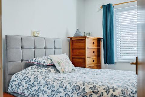 1 bedroom flat for sale, Oulton Court, Grappenhall, Warrington, Cheshire, WA4