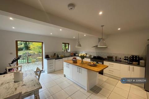3 bedroom semi-detached house to rent, Shucknall, Hereford, HR1