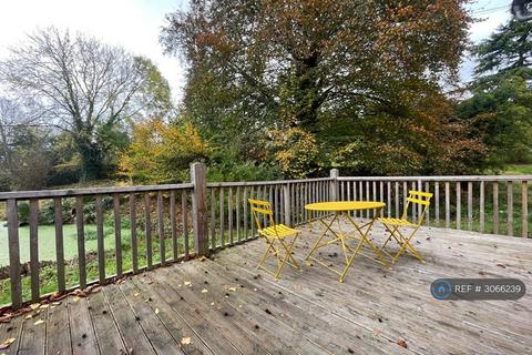 3 bedroom semi-detached house to rent, Shucknall, Hereford, HR1