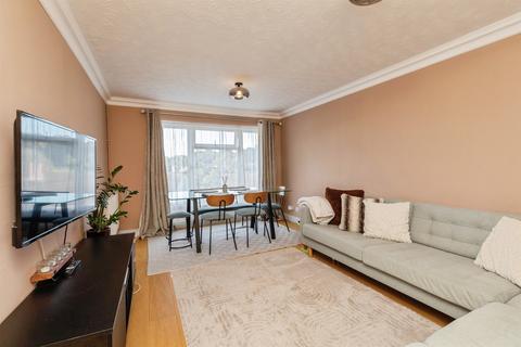 2 bedroom flat for sale, Whitemore Court, Batheaston, Bath