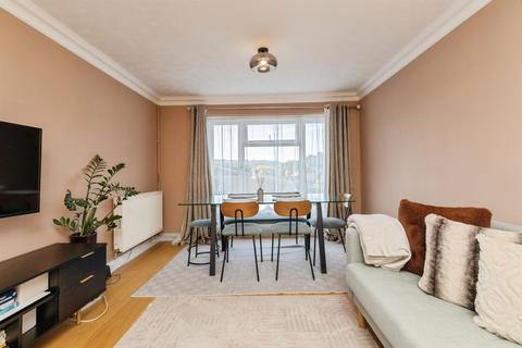 2 bedroom flat for sale, Whitemore Court, Batheaston, Bath