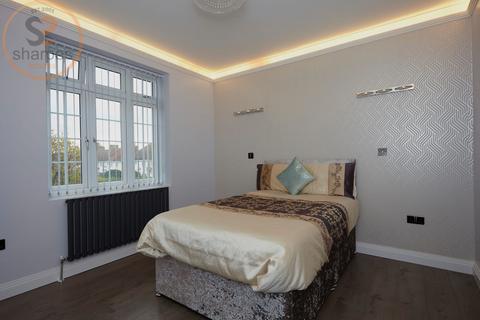 1 bedroom in a house share to rent, Room 2 Rose Avenue, Mitcham, Greater London
