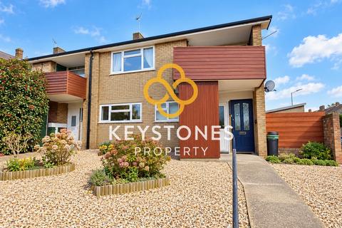 2 bedroom maisonette to rent, Station Lane, Hornchurch, RM12