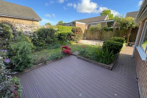 3 bedroom bungalow to rent, Dalkeith Crescent, Middlesbrough, TS8
