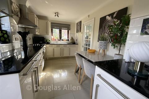4 bedroom detached house for sale, London Road, Billericay, Crays Hill, Essex