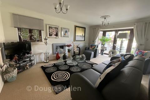 4 bedroom detached house for sale, London Road, Billericay, Crays Hill, Essex