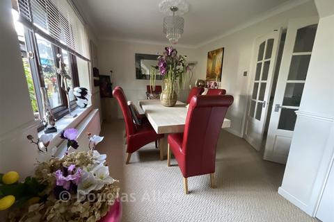 4 bedroom detached house for sale, London Road, Billericay, Crays Hill, Essex