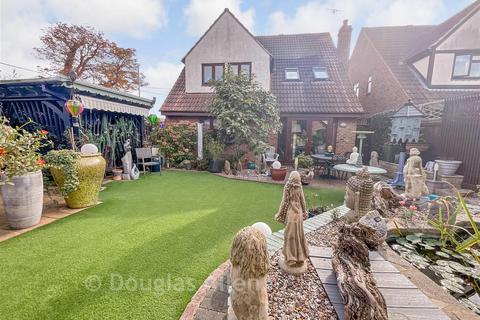4 bedroom detached house for sale, London Road, Billericay, Crays Hill, Essex