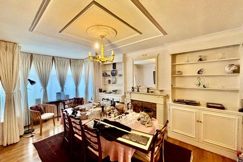 4 bedroom detached house to rent, Sudbury Court Drive, Harrow HA1