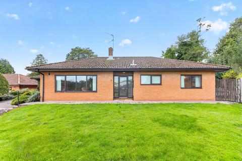 3 bedroom detached bungalow for sale, Clos Coedydafarn, Lisvane, Cardiff