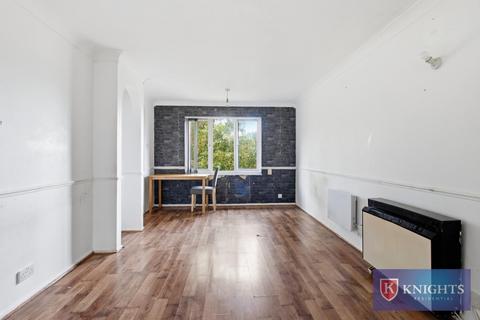 2 bedroom flat for sale, Maltby Drive, Enfield, EN1