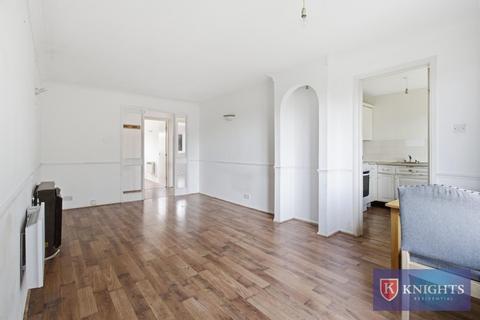 2 bedroom flat for sale, Maltby Drive, Enfield, EN1