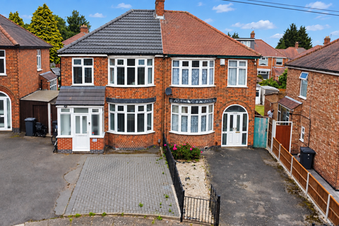 3 bedroom semi-detached house to rent, Eileen avenue, Leicester LE4