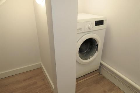 2 bedroom apartment to rent, Salisbury Street, FORDINGBRIDGE, SP6