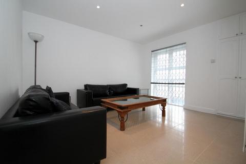2 bedroom flat to rent, Hawgood Street, London