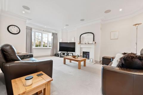 4 bedroom semi-detached house to rent, Kingswood, Ascot