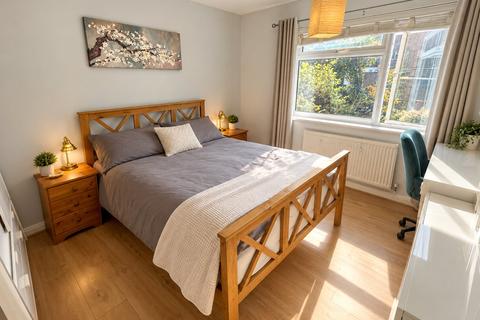 2 bedroom maisonette for sale, Chaucer Road, Greater London TW15