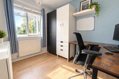 2 bedroom maisonette for sale, Chaucer Road, Greater London TW15