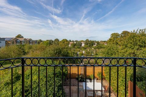 5 bedroom end of terrace house for sale, Evening Court, Newmarket Road, Cambridge, Cambridgeshire, CB5