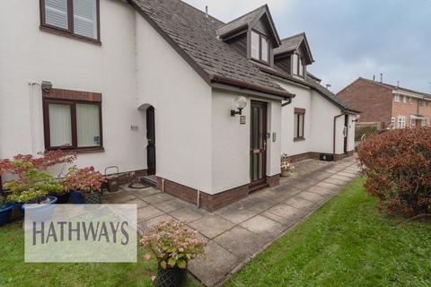 2 bedroom flat for sale, Rose Gardens, Croesyceiliog, NP44