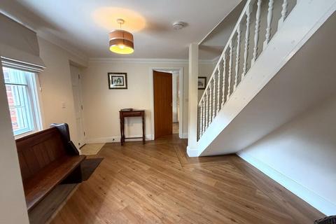 3 bedroom semi-detached house to rent, The Green, Whittington