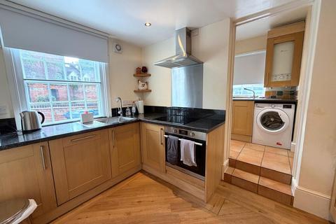 3 bedroom semi-detached house to rent, The Green, Whittington