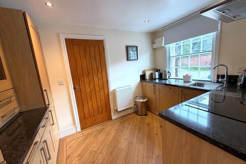 3 bedroom semi-detached house to rent, The Green, Whittington