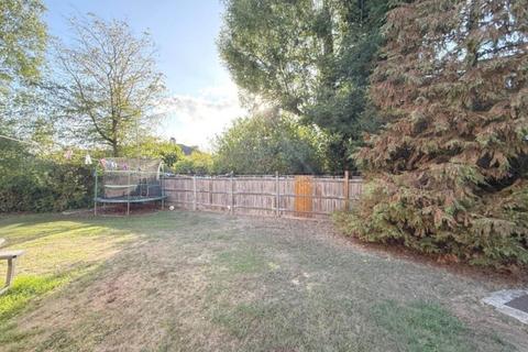 2 bedroom flat to rent, Borndene, Potters Bar