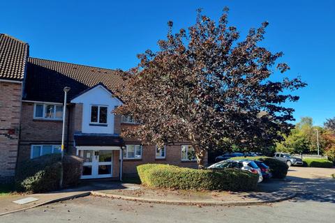 2 bedroom flat to rent, Borndene, Potters Bar