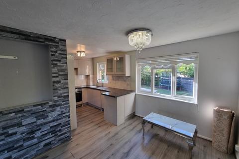 2 bedroom flat to rent, Borndene, Potters Bar