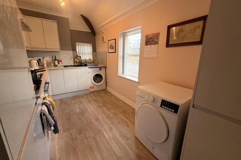1 bedroom flat for sale, St. Davids Road, Caernarfon, Gwynedd, LL55