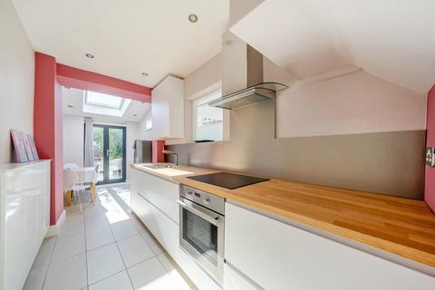 2 bedroom terraced house for sale, Chatham Road, London, SW11