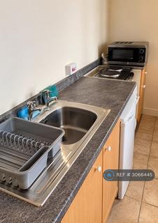 Studio to rent, London Road, Dover, CT17