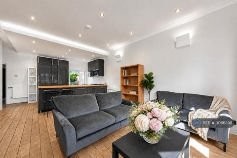 4 bedroom terraced house to rent, Ashmere Grove, London, SW2