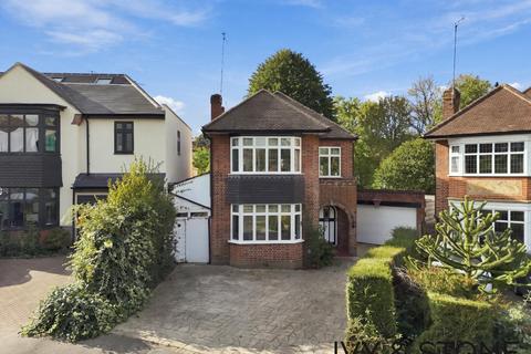 3 bedroom detached house for sale, Chiltern Way, Woodford Green, Greater London, IG8