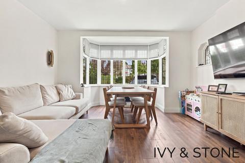 3 bedroom detached house for sale, Chiltern Way, Woodford Green, Greater London, IG8