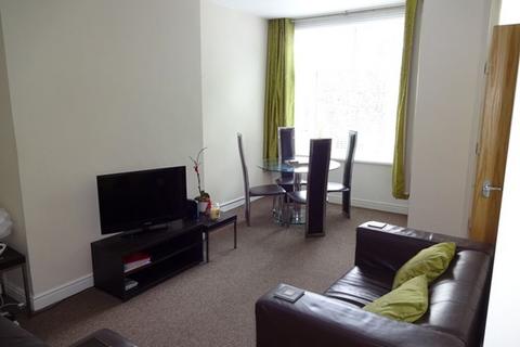 4 bedroom end of terrace house for sale, Talbot View, Leeds
