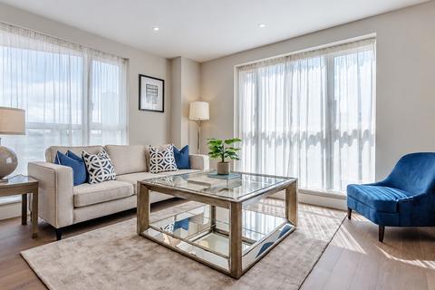 2 bedroom flat to rent, Circus Apartments, London E14