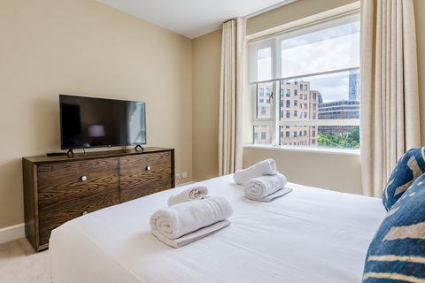 2 bedroom flat to rent, Circus Apartments, London E14