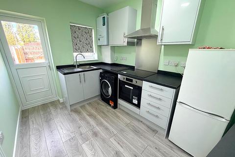Studio to rent, Chelmer Crescent, Barking IG11