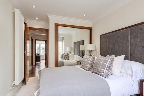2 bedroom flat to rent, Garden House, London W2