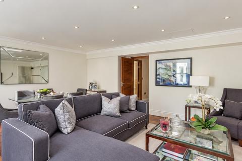 2 bedroom flat to rent, Garden House, London W2