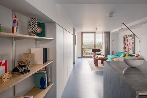 2 bedroom flat to rent, Balfron Tower, 7 St Leonards Road, London E14 0XU