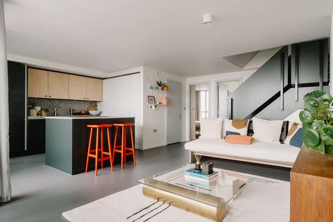 2 bedroom flat to rent, Balfron Tower, 7 St Leonards Road, London E14 0XU