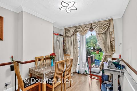 3 bedroom terraced house for sale, Aldborough Road South, Ilford, Essex