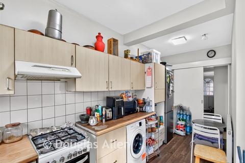 3 bedroom terraced house for sale, Aldborough Road South, Ilford, Essex