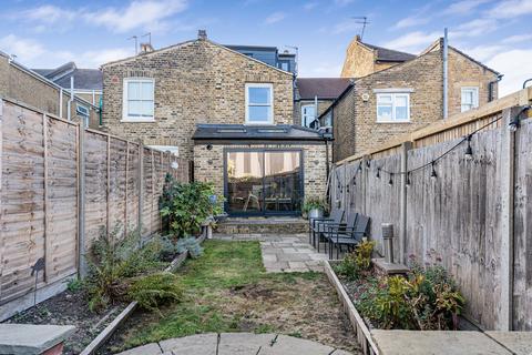 4 bedroom terraced house for sale, Coopersale Road, London, E9