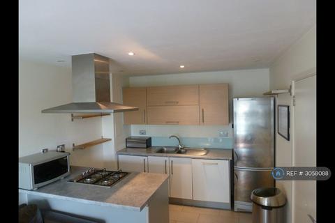 2 bedroom flat to rent, Commercial Road, London, E14
