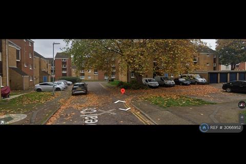 1 bedroom in a flat share to rent, Deal Court, Northampton, NN1