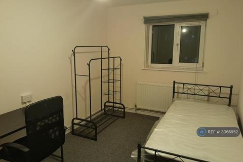 1 bedroom in a flat share to rent, Deal Court, Northampton, NN1